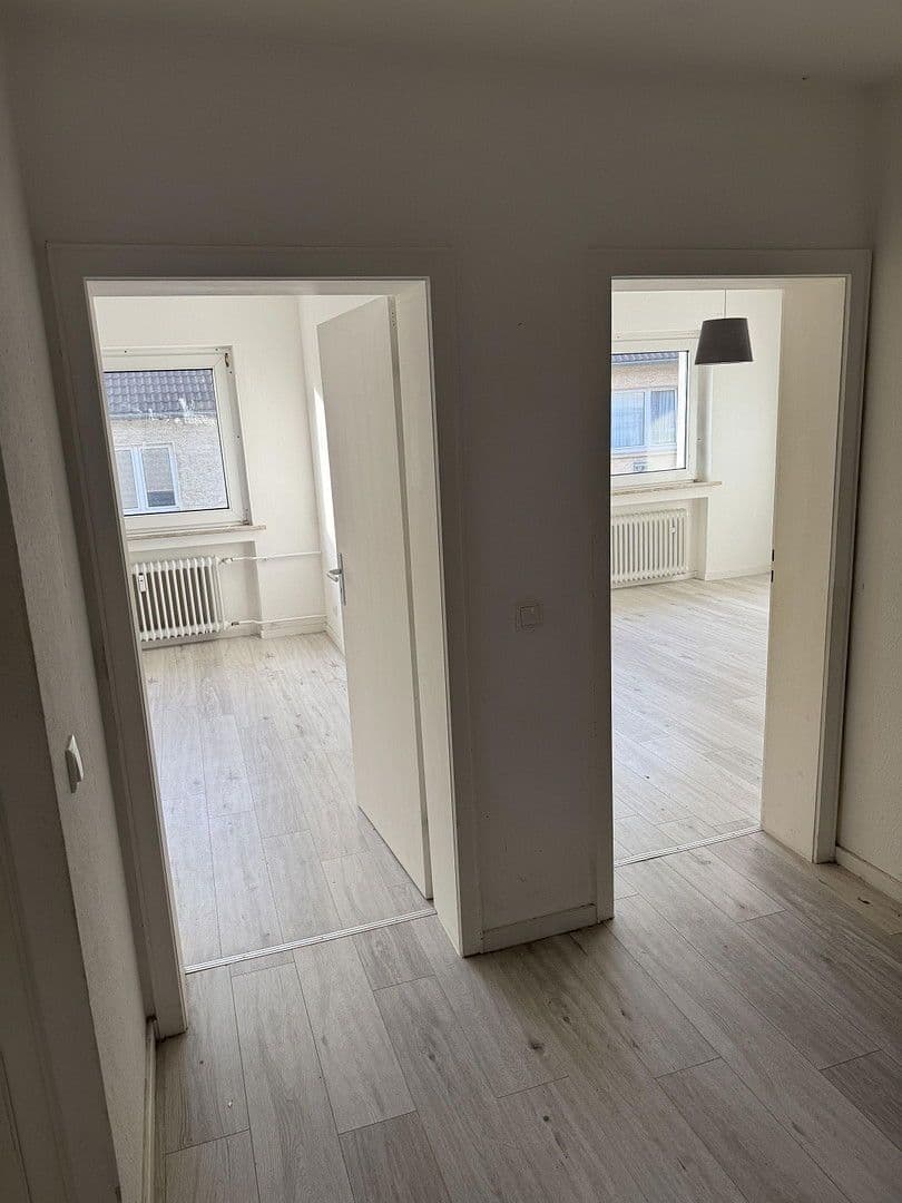 Prenájom bytu 3-izbový 71 m², Leimbacherstraße 50, Wuppertal, Severné Porýnie - Westfálsko Prenájom bytu 3-izbový 71 m², Leimbacherstraße 50, Wuppertal, Severné Porýnie - Westfálsko