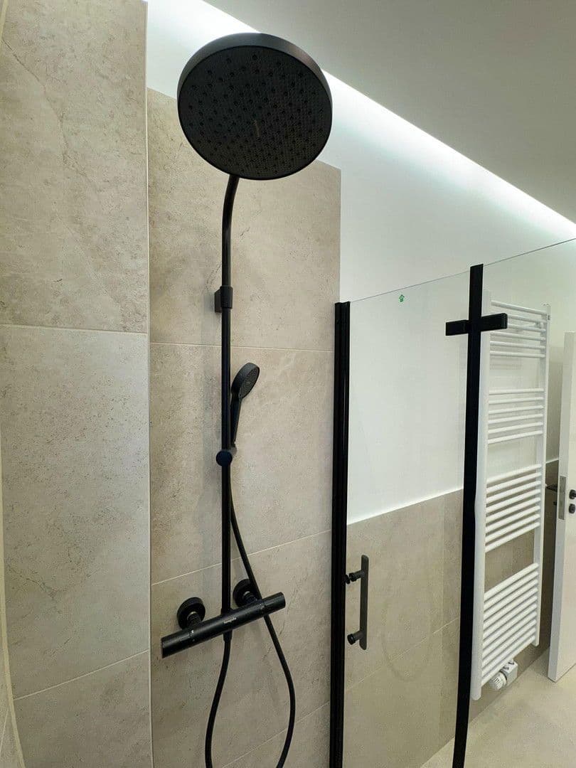 Predaj bytu 3-izbový 58 m², Berlin, Berlín Predaj bytu 3-izbový 58 m², Berlin, Berlín