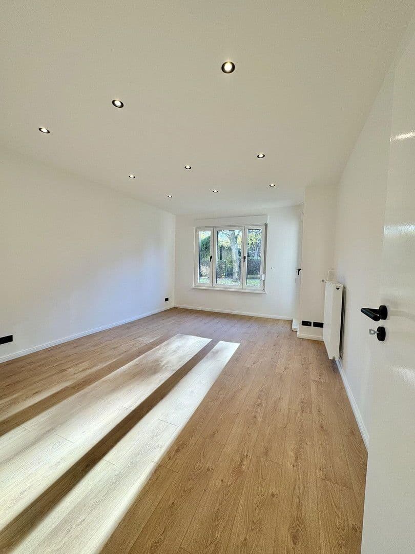 Predaj bytu 3-izbový 58 m², Berlin, Berlín Predaj bytu 3-izbový 58 m², Berlin, Berlín