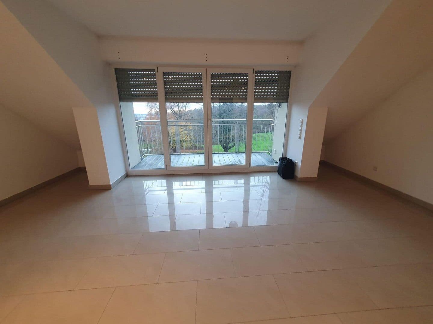 Prenájom bytu 3-izbový 126 m², Haibach, Bavorsko Prenájom bytu 3-izbový 126 m², Haibach, Bavorsko