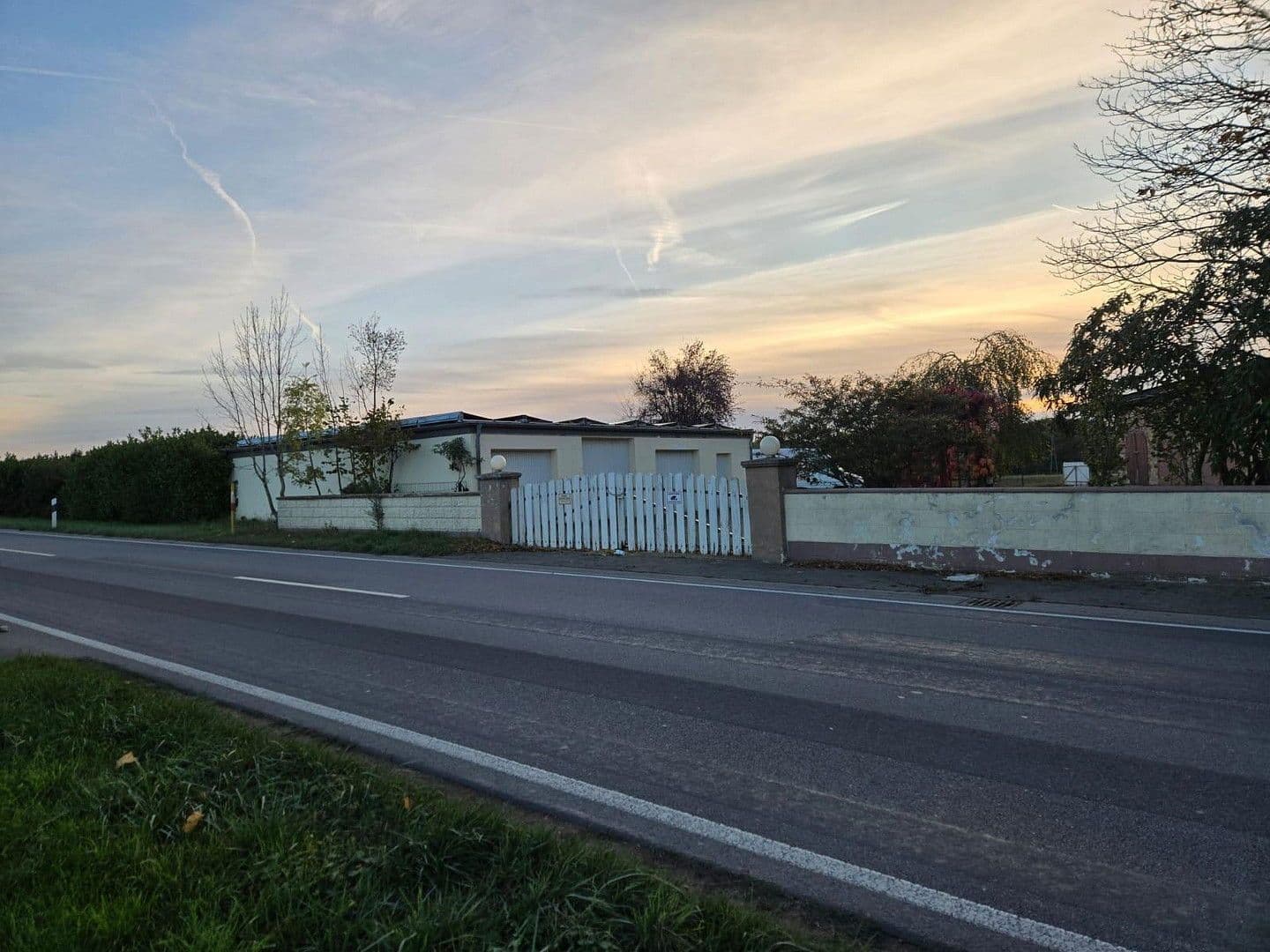 Predaj domu 520 m², pozemek 3.879 m², Versmolderstr. 121, Dissen, Dolné Sasko Predaj domu 520 m², pozemek 3.879 m², Versmolderstr. 121, Dissen, Dolné Sasko