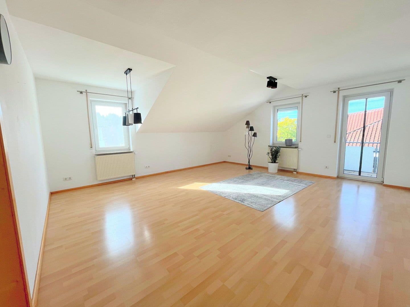 Prenájom bytu 3-izbový 103 m², Pforzheim, Bádensko-Wurttembersko Prenájom bytu 3-izbový 103 m², Pforzheim, Bádensko-Wurttembersko