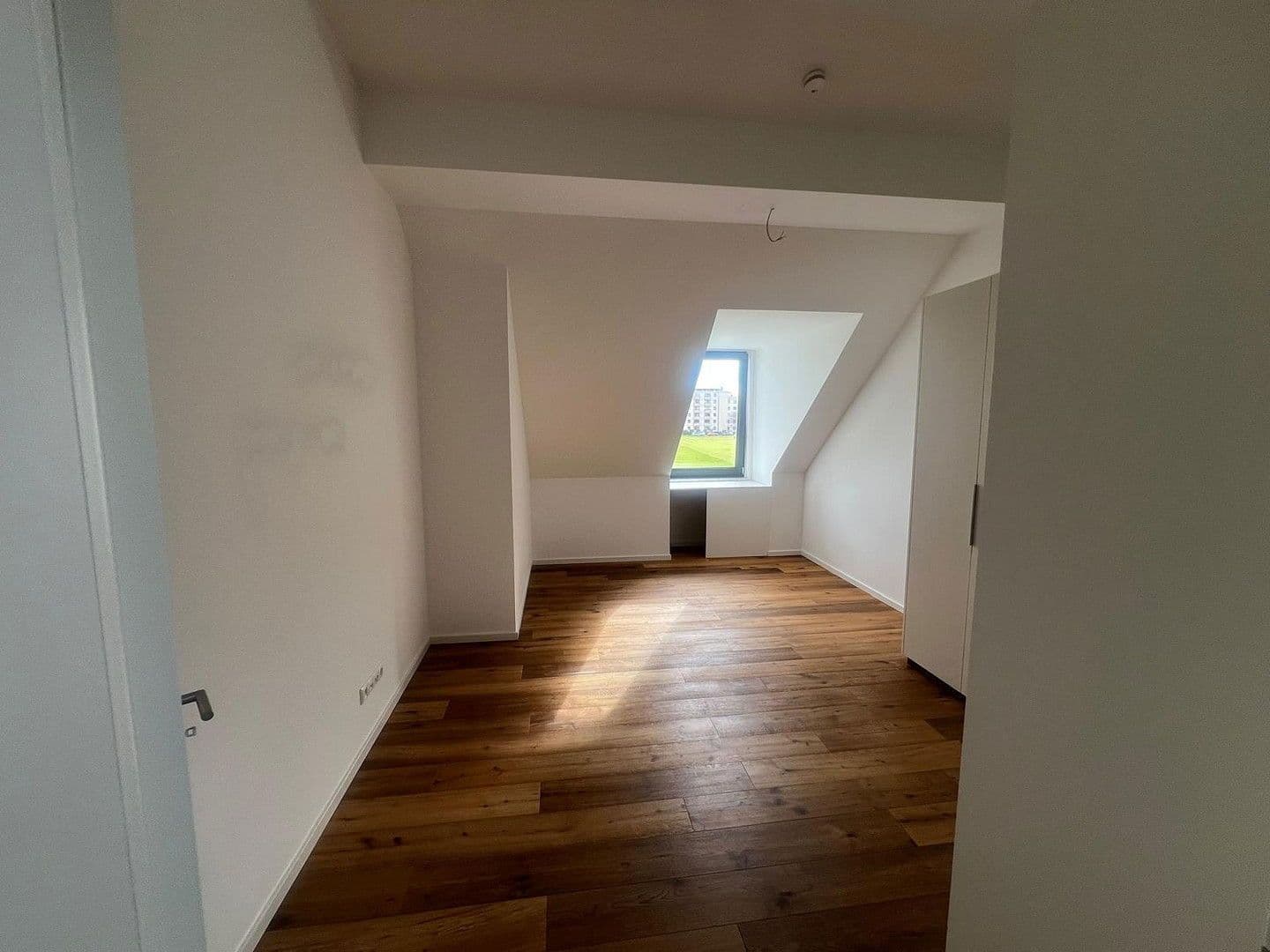 Prenájom bytu 2-izbový 88 m², Dorfstraße 13a, Germering, Bavorsko Prenájom bytu 2-izbový 88 m², Dorfstraße 13a, Germering, Bavorsko