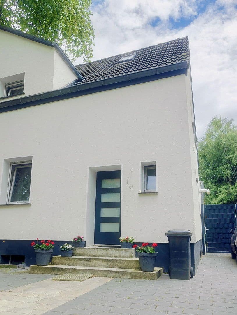 Predaj domu 90 m², pozemek 373 m², Gelsenkirchen, Severné Porýnie - Westfálsko Predaj domu 90 m², pozemek 373 m², Gelsenkirchen, Severné Porýnie - Westfálsko