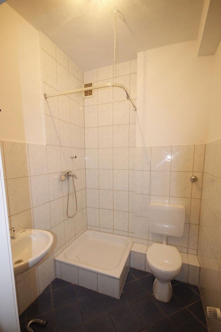 Prenájom bytu 3-izbový 62 m², Wanheimer Str. 13, Duisburg, Severné Porýnie - Westfálsko Prenájom bytu 3-izbový 62 m², Wanheimer Str. 13, Duisburg, Severné Porýnie - Westfálsko