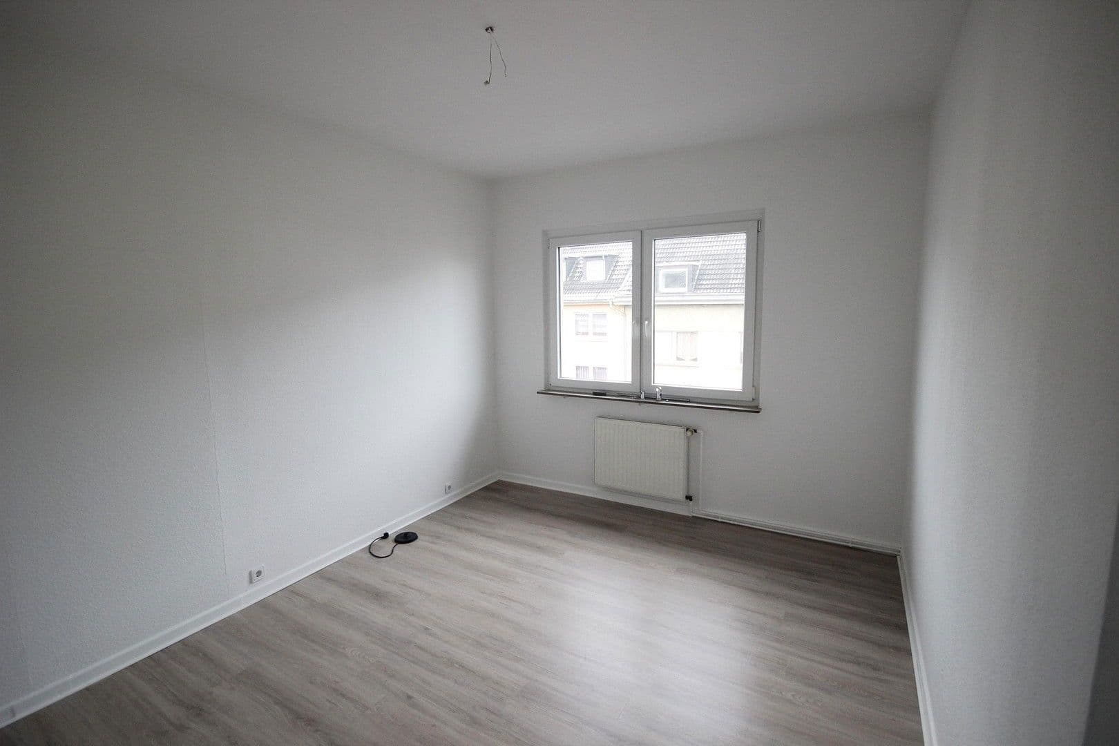 Prenájom bytu 3-izbový 62 m², Wanheimer Str. 13, Duisburg, Severné Porýnie - Westfálsko Prenájom bytu 3-izbový 62 m², Wanheimer Str. 13, Duisburg, Severné Porýnie - Westfálsko