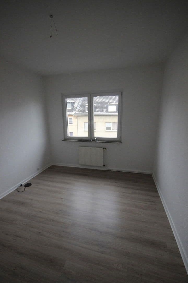 Prenájom bytu 3-izbový 62 m², Wanheimer Str. 13, Duisburg, Severné Porýnie - Westfálsko Prenájom bytu 3-izbový 62 m², Wanheimer Str. 13, Duisburg, Severné Porýnie - Westfálsko