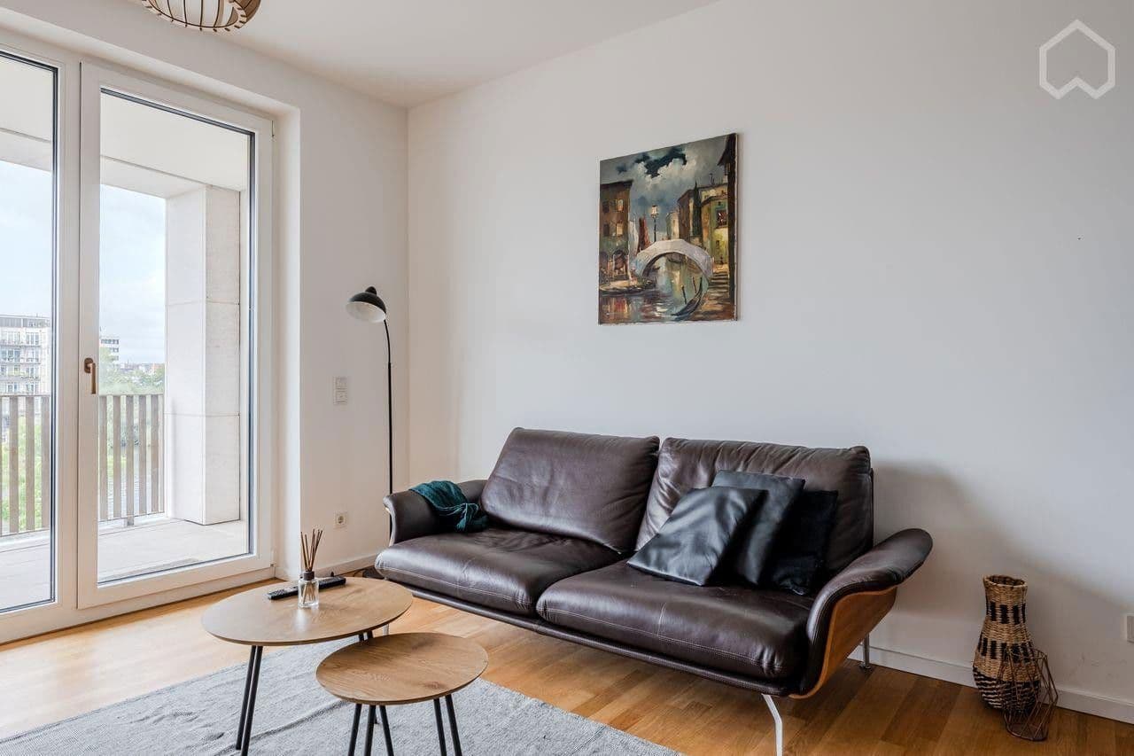 Prenájom bytu 2-izbový 60 m², Muelenstrasse, Berlin, Berlín Prenájom bytu 2-izbový 60 m², Muelenstrasse, Berlin, Berlín