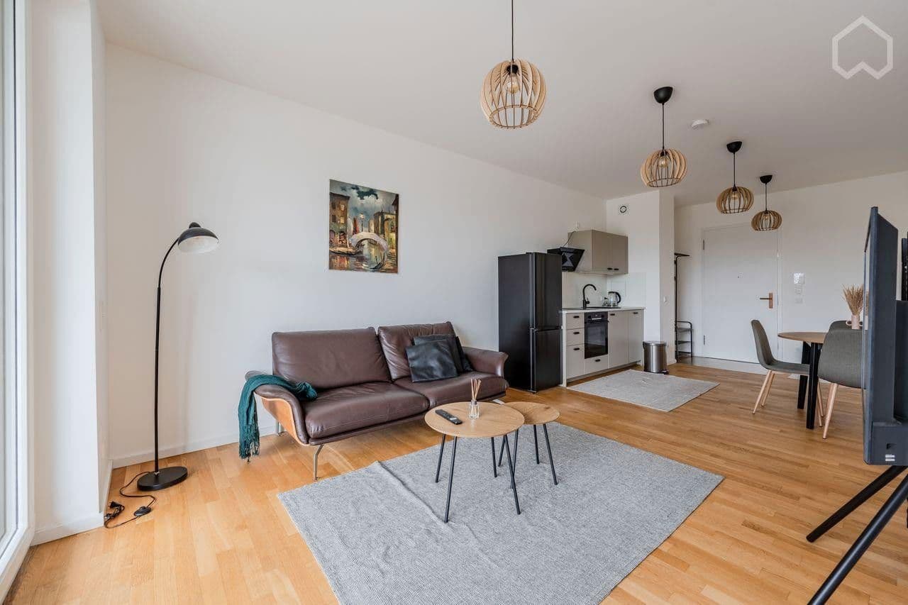 Prenájom bytu 2-izbový 60 m², Muelenstrasse, Berlin, Berlín Prenájom bytu 2-izbový 60 m², Muelenstrasse, Berlin, Berlín