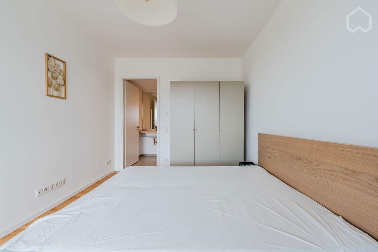 Prenájom bytu 2-izbový 60 m², Muelenstrasse, Berlin, Berlín Prenájom bytu 2-izbový 60 m², Muelenstrasse, Berlin, Berlín