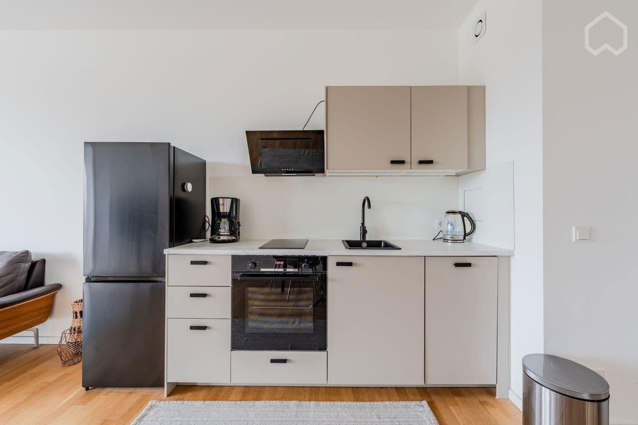 Prenájom bytu 2-izbový 60 m², Muelenstrasse, Berlin, Berlín Prenájom bytu 2-izbový 60 m², Muelenstrasse, Berlin, Berlín