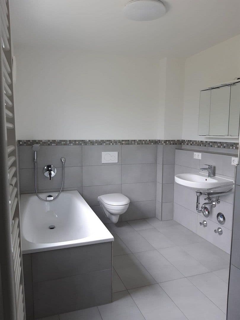 Prenájom bytu 2-izbový 75 m², Kirchbrunner Feld 24, Heldenstein, Bavorsko Prenájom bytu 2-izbový 75 m², Kirchbrunner Feld 24, Heldenstein, Bavorsko