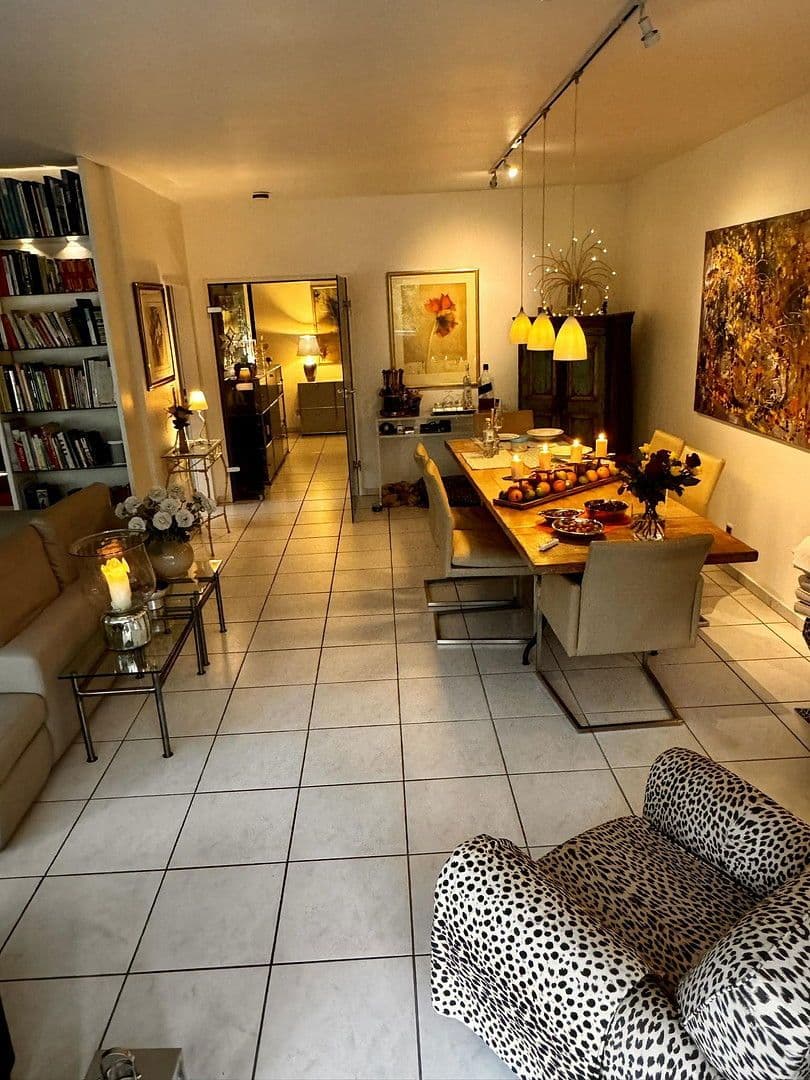 Predaj bytu 5-izbový 182 m², Köln, Severné Porýnie - Westfálsko Predaj bytu 5-izbový 182 m², Köln, Severné Porýnie - Westfálsko