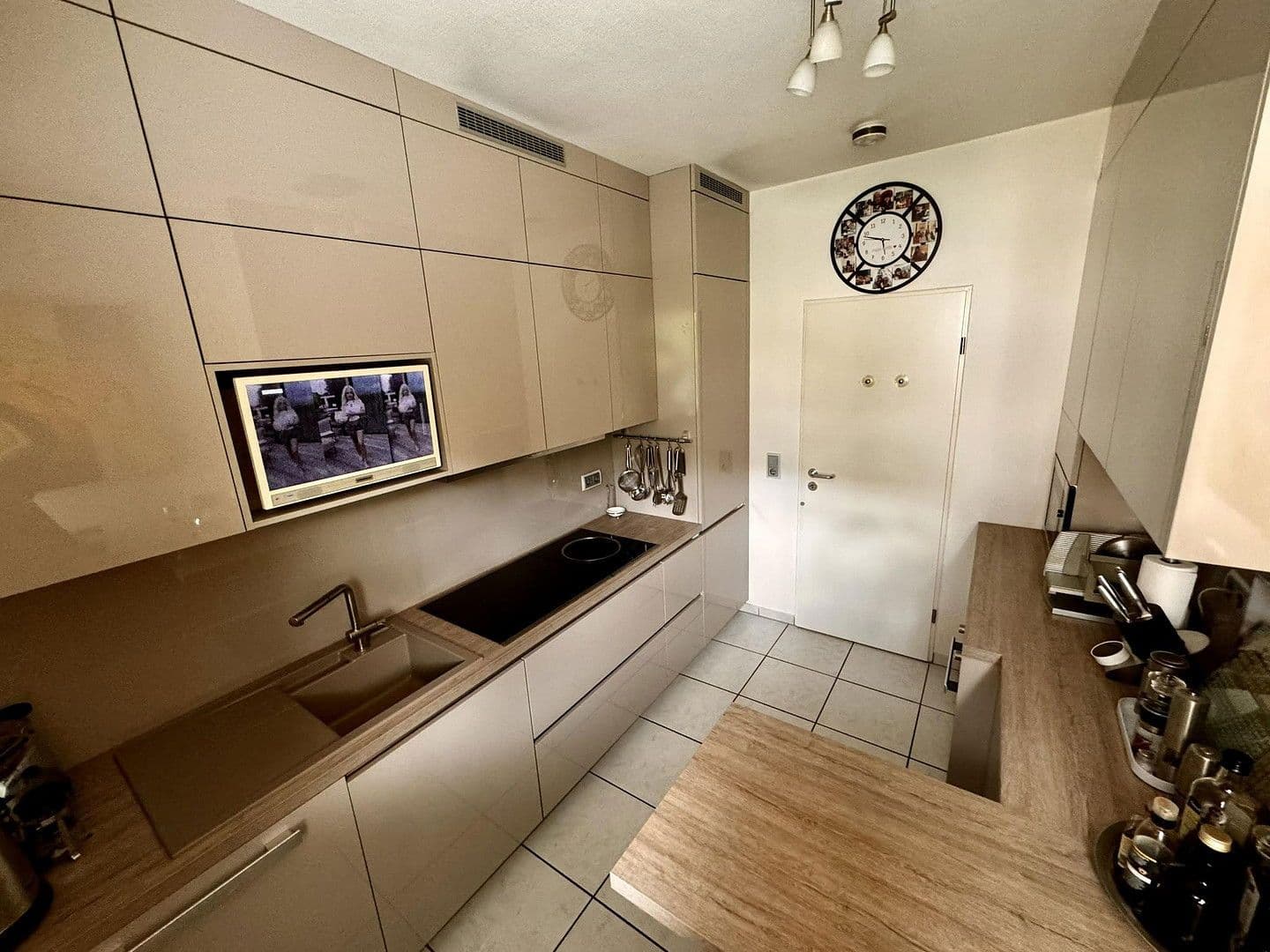 Predaj bytu 5-izbový 182 m², Köln, Severné Porýnie - Westfálsko Predaj bytu 5-izbový 182 m², Köln, Severné Porýnie - Westfálsko