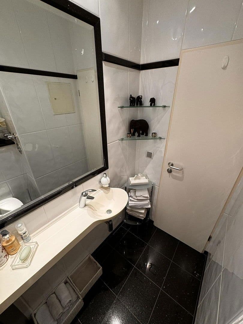 Predaj bytu 5-izbový 182 m², Köln, Severné Porýnie - Westfálsko Predaj bytu 5-izbový 182 m², Köln, Severné Porýnie - Westfálsko