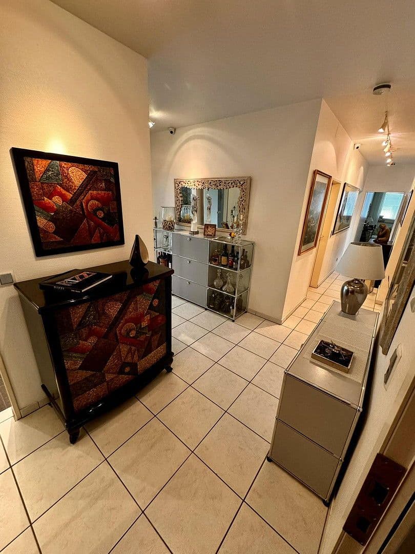 Predaj bytu 5-izbový 182 m², Köln, Severné Porýnie - Westfálsko Predaj bytu 5-izbový 182 m², Köln, Severné Porýnie - Westfálsko