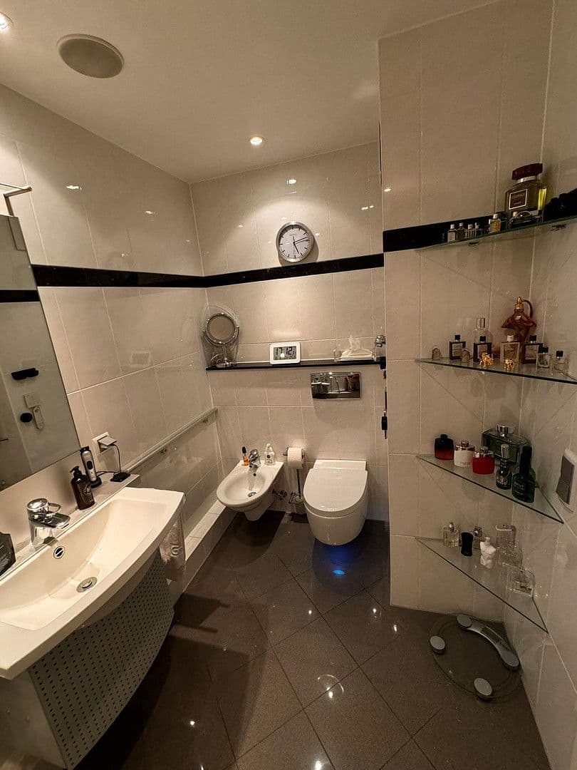 Predaj bytu 5-izbový 182 m², Köln, Severné Porýnie - Westfálsko Predaj bytu 5-izbový 182 m², Köln, Severné Porýnie - Westfálsko