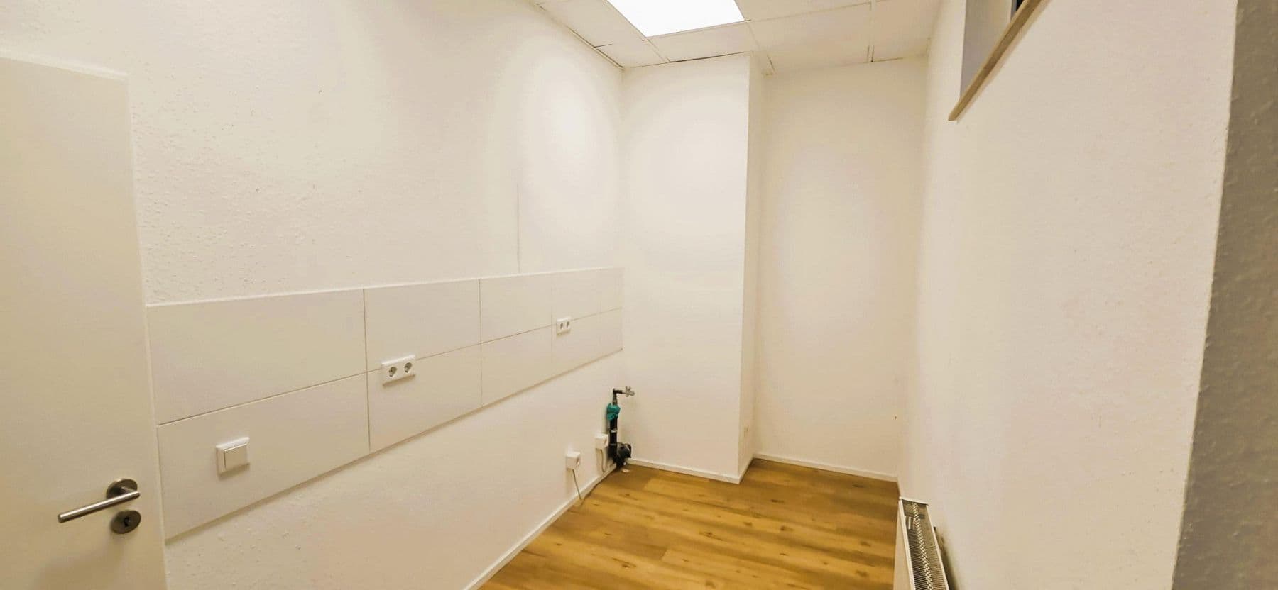 Prenájom nebytového priestoru 64 m², Ratingen, Severné Porýnie - Westfálsko Prenájom nebytového priestoru 64 m², Ratingen, Severné Porýnie - Westfálsko