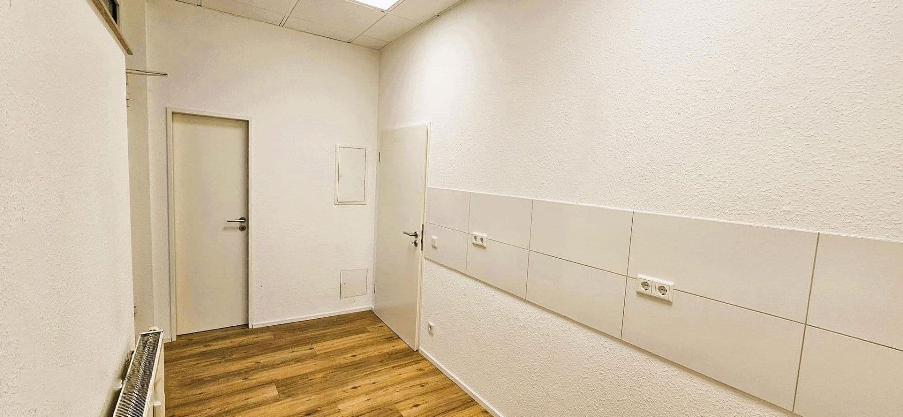 Prenájom nebytového priestoru 64 m², Ratingen, Severné Porýnie - Westfálsko Prenájom nebytového priestoru 64 m², Ratingen, Severné Porýnie - Westfálsko