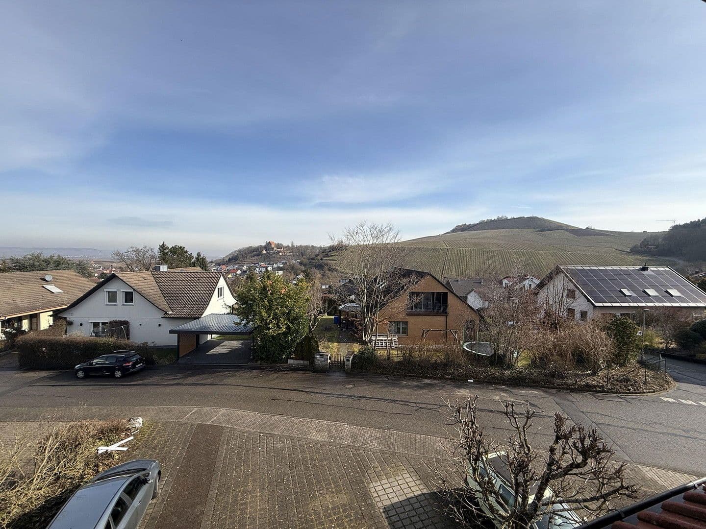 Prenájom bytu 3-izbový 95 m², Cleebronn, Bádensko-Wurttembersko Prenájom bytu 3-izbový 95 m², Cleebronn, Bádensko-Wurttembersko