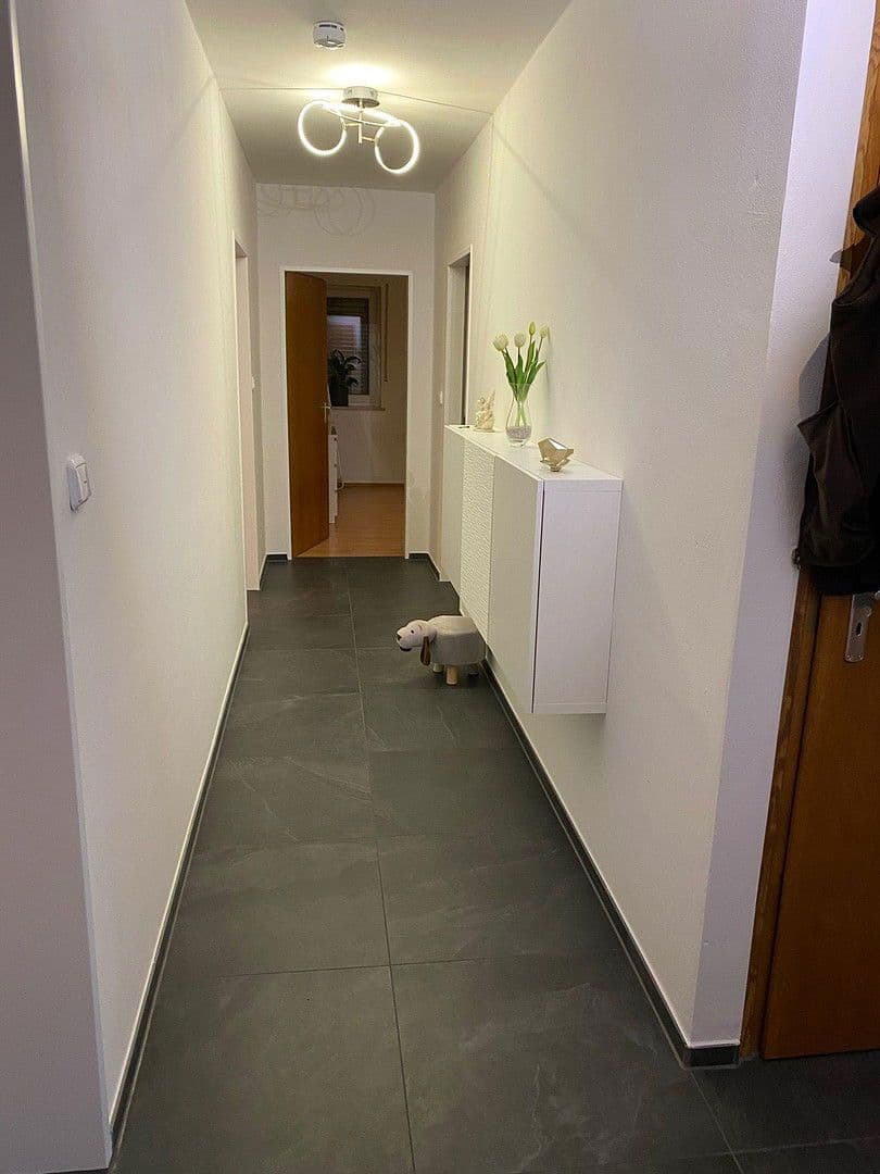 Prenájom bytu 4-izbový 100 m², Harthausen, Bavorsko Prenájom bytu 4-izbový 100 m², Harthausen, Bavorsko