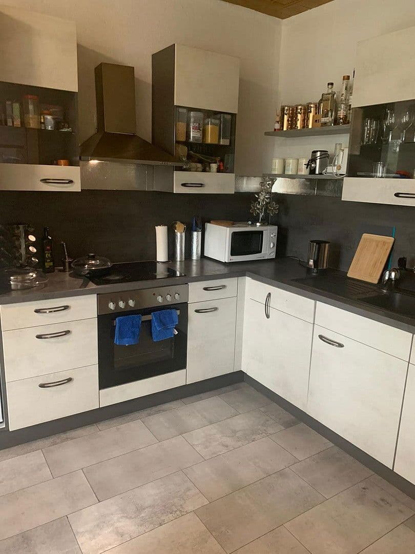 Prenájom bytu 5-izbový 129 m², Max-Michel-Str. 17, Annaberg-Buchholz, Sasko Prenájom bytu 5-izbový 129 m², Max-Michel-Str. 17, Annaberg-Buchholz, Sasko