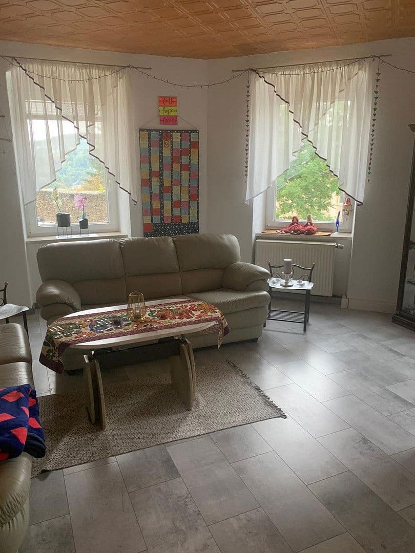 Prenájom bytu 5-izbový 129 m², Max-Michel-Str. 17, Annaberg-Buchholz, Sasko Prenájom bytu 5-izbový 129 m², Max-Michel-Str. 17, Annaberg-Buchholz, Sasko