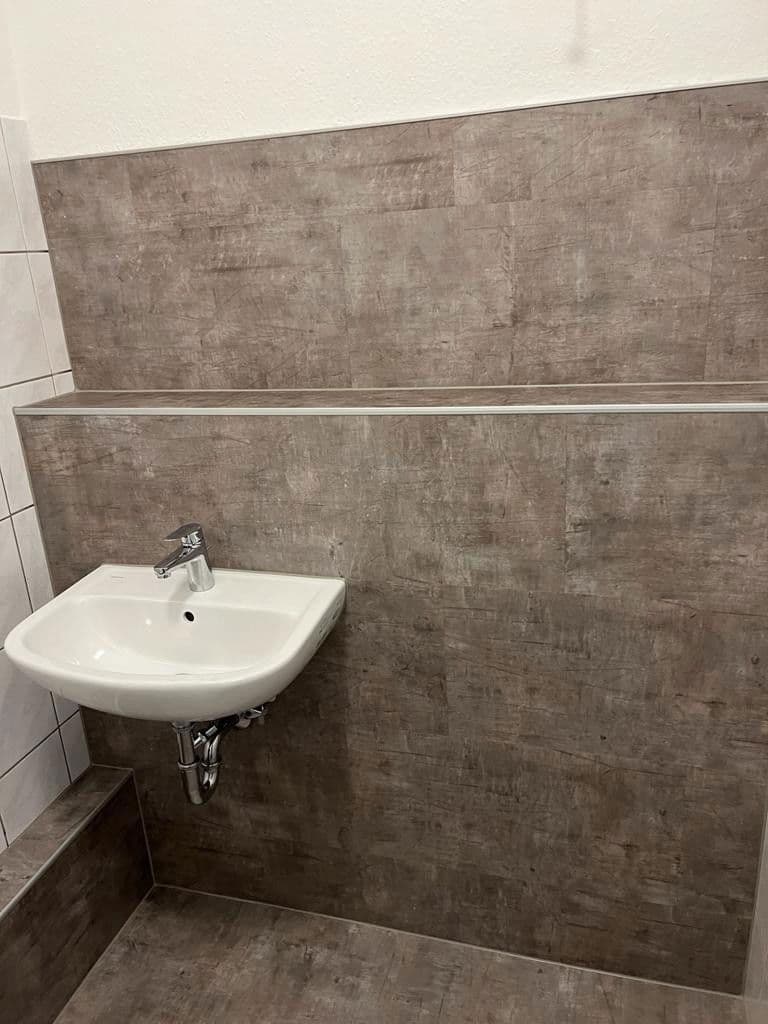 Prenájom bytu 5-izbový 129 m², Max-Michel-Str. 17, Annaberg-Buchholz, Sasko Prenájom bytu 5-izbový 129 m², Max-Michel-Str. 17, Annaberg-Buchholz, Sasko