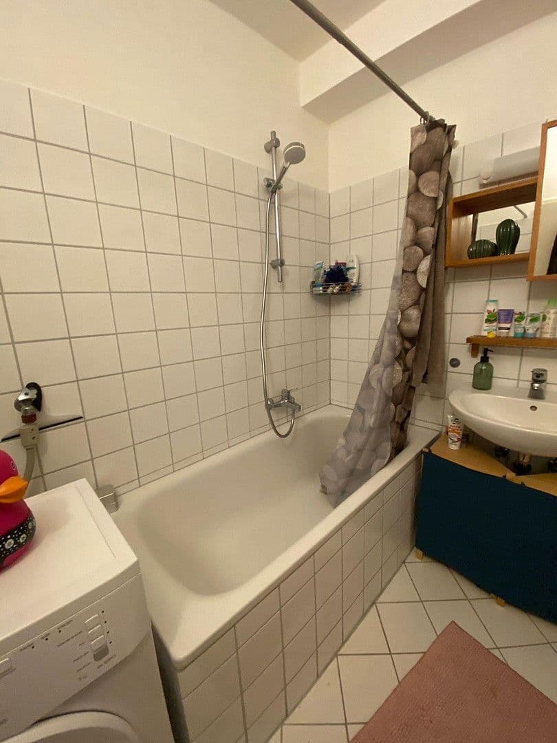 Prenájom bytu 2-izbový 65 m², Viktoria Str. 12, Karlsruhe, Bádensko-Wurttembersko Prenájom bytu 2-izbový 65 m², Viktoria Str. 12, Karlsruhe, Bádensko-Wurttembersko