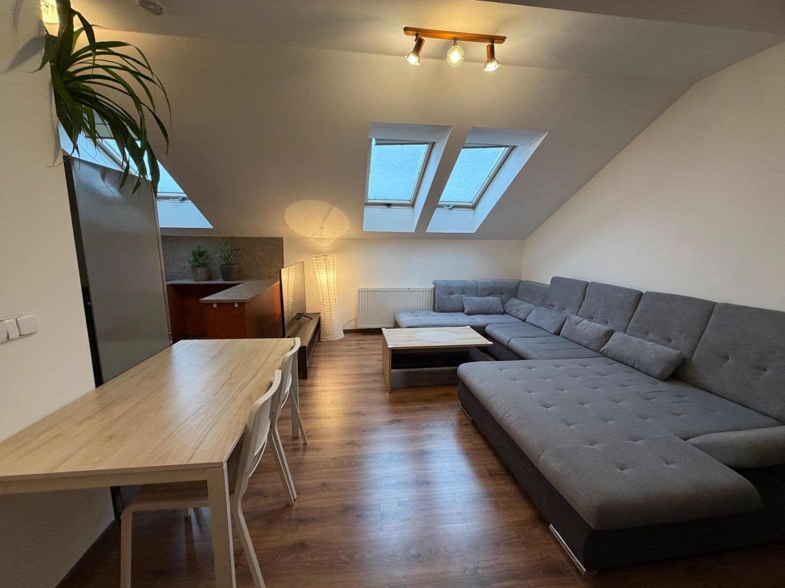 Predaj bytu 2-izbový 64 m², sídliště Nádražní, Slavkov u Brna, Jihomoravský kraj Predaj bytu 2-izbový 64 m², sídliště Nádražní, Slavkov u Brna, Jihomoravský kraj