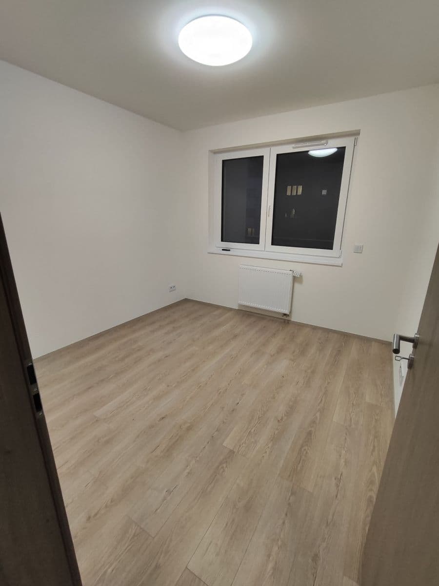 Prenájom bytu 2-izbový 42 m², Fabiánové, Praha, Praha Prenájom bytu 2-izbový 42 m², Fabiánové, Praha, Praha
