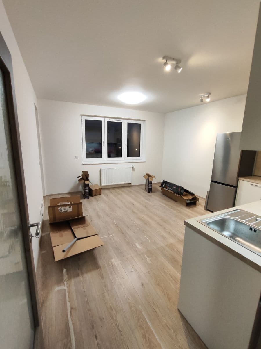 Prenájom bytu 2-izbový 42 m², Fabiánové, Praha, Praha Prenájom bytu 2-izbový 42 m², Fabiánové, Praha, Praha