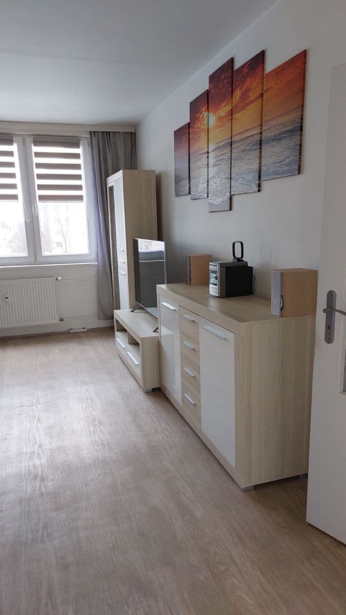 Prenájom bytu 3-izbový 65 m², Pod Hůrkou, Klatovy, Plzeňský kraj Prenájom bytu 3-izbový 65 m², Pod Hůrkou, Klatovy, Plzeňský kraj