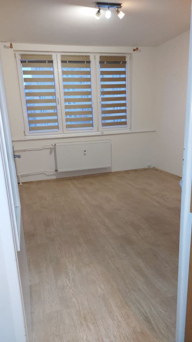 Prenájom bytu 3-izbový 65 m², Pod Hůrkou, Klatovy, Plzeňský kraj Prenájom bytu 3-izbový 65 m², Pod Hůrkou, Klatovy, Plzeňský kraj