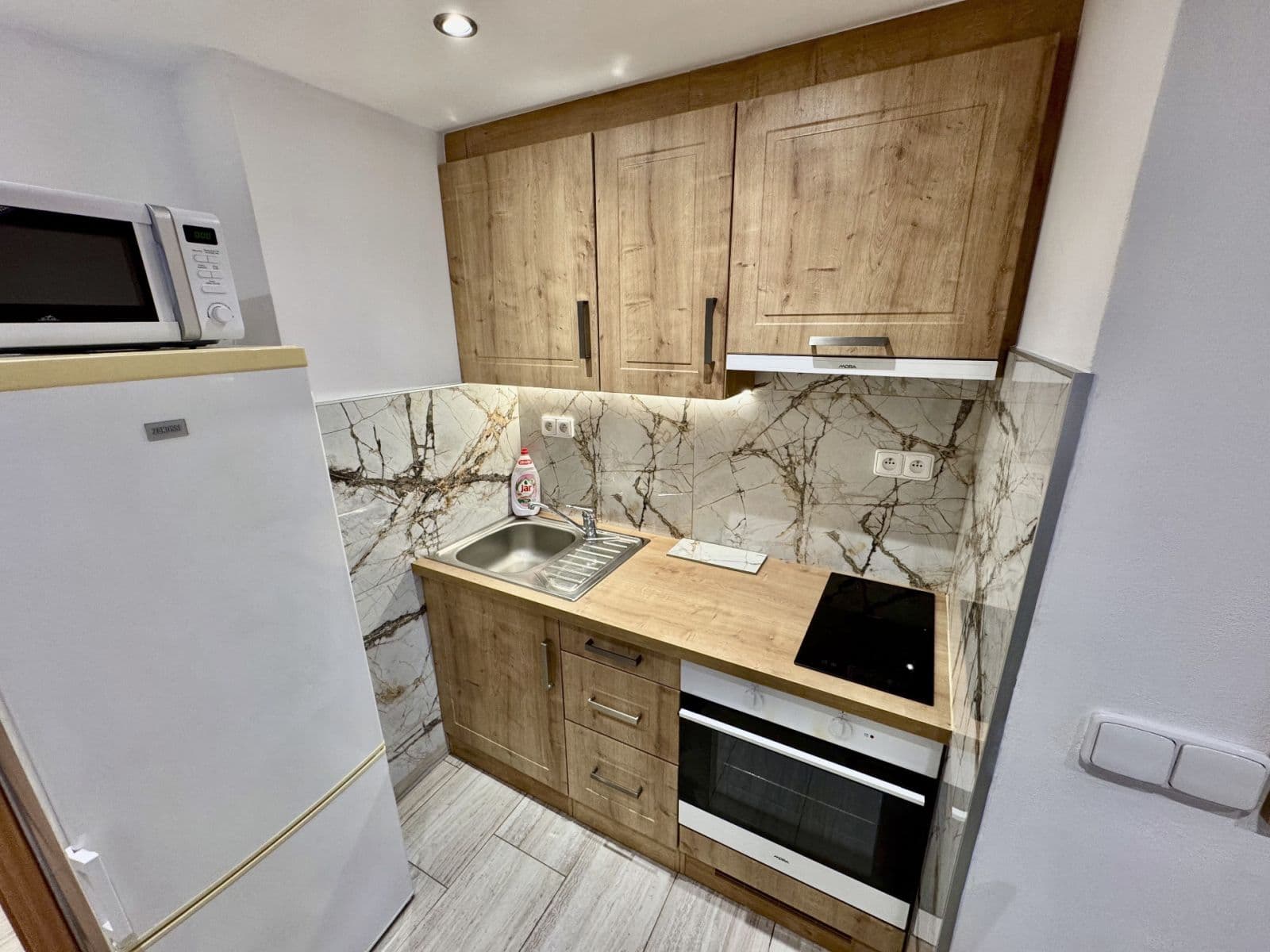 Prenájom bytu 1-izbový 30 m², Hajní, Praha, Praha Prenájom bytu 1-izbový 30 m², Hajní, Praha, Praha