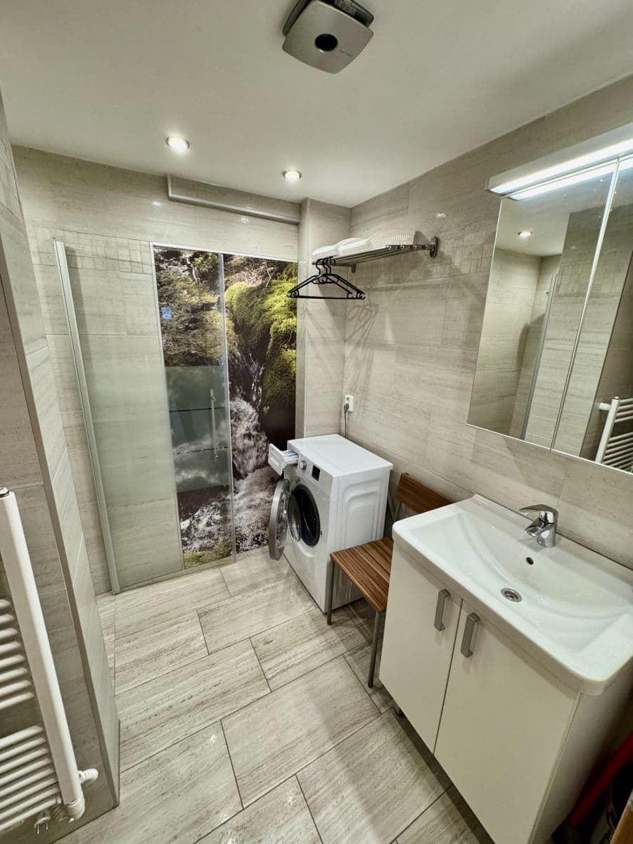 Prenájom bytu 1-izbový 30 m², Hajní, Praha, Praha Prenájom bytu 1-izbový 30 m², Hajní, Praha, Praha