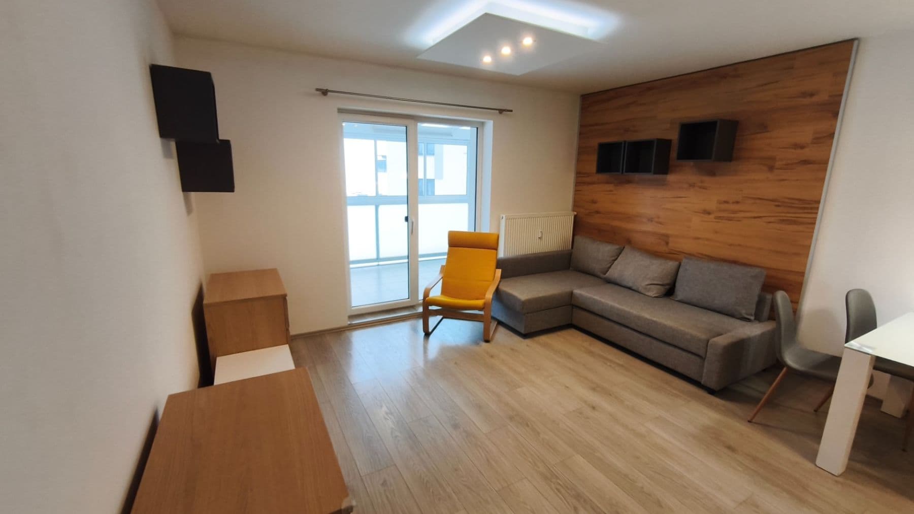 Prenájom bytu 3-izbový 57 m², Na Okraji, Hořovice, Středočeský kraj Prenájom bytu 3-izbový 57 m², Na Okraji, Hořovice, Středočeský kraj