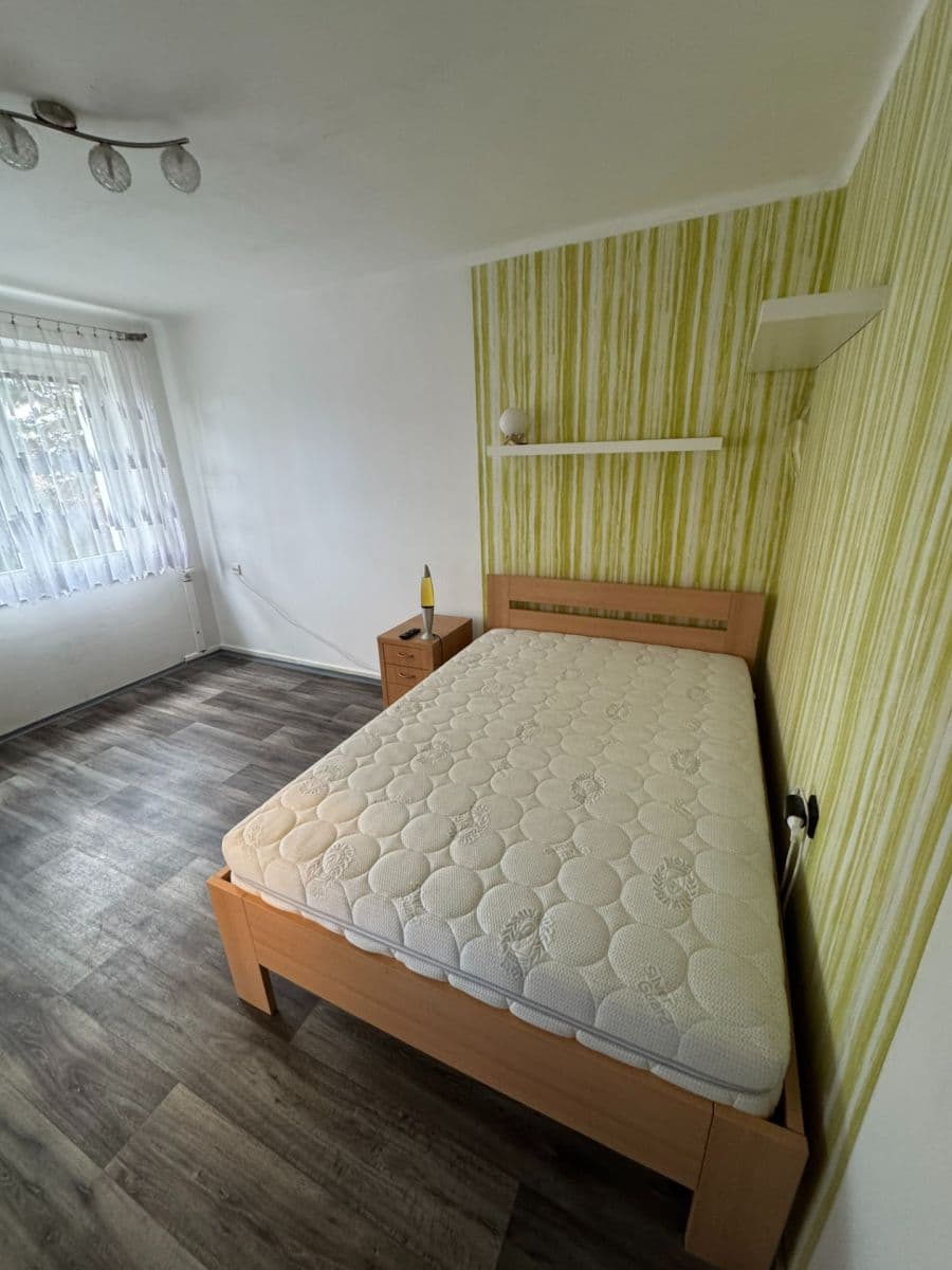 Prenájom bytu Garsoniéra 29 m², 1. máje, Uhlířské Janovice, Středočeský kraj Prenájom bytu Garsoniéra 29 m², 1. máje, Uhlířské Janovice, Středočeský kraj