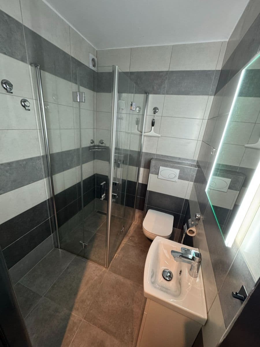 Prenájom bytu Garsoniéra 29 m², 1. máje, Uhlířské Janovice, Středočeský kraj Prenájom bytu Garsoniéra 29 m², 1. máje, Uhlířské Janovice, Středočeský kraj