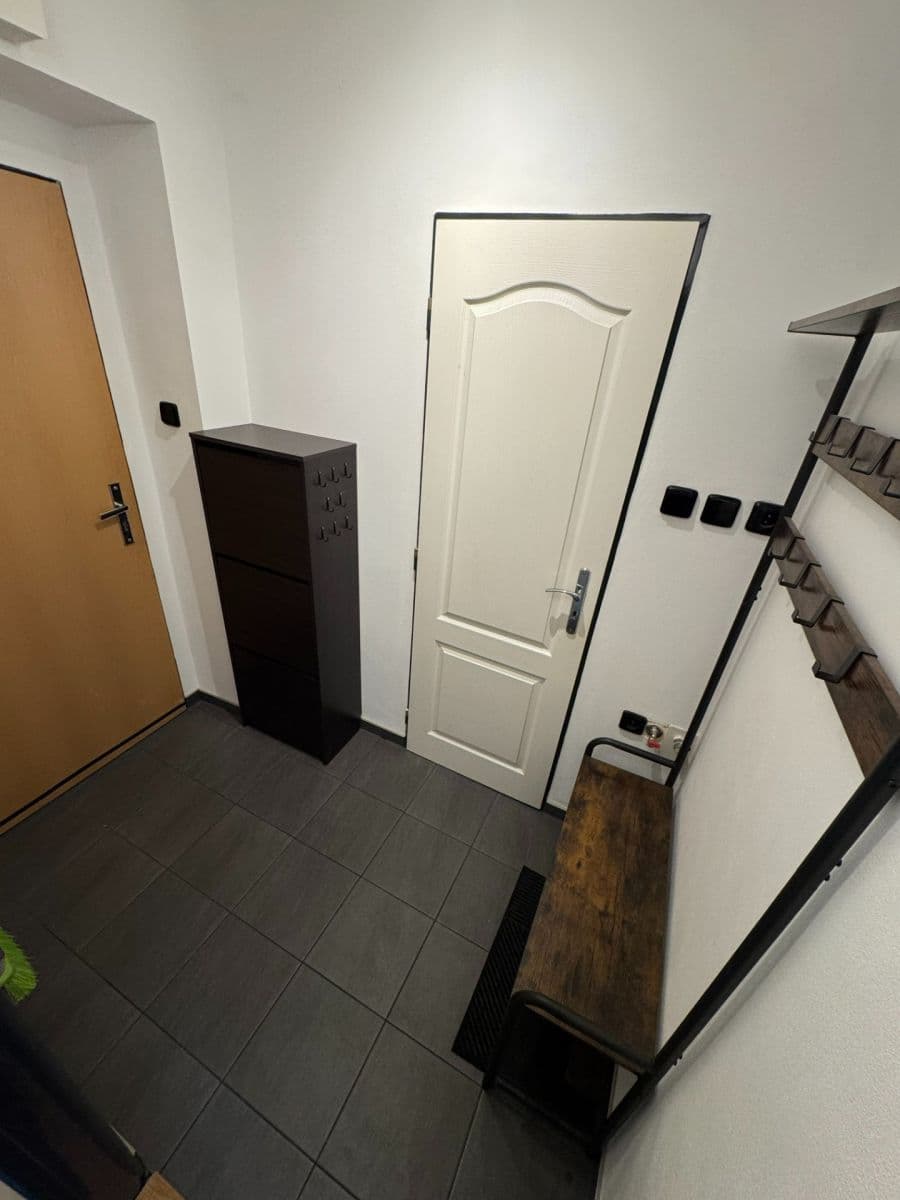 Prenájom bytu Garsoniéra 29 m², 1. máje, Uhlířské Janovice, Středočeský kraj Prenájom bytu Garsoniéra 29 m², 1. máje, Uhlířské Janovice, Středočeský kraj