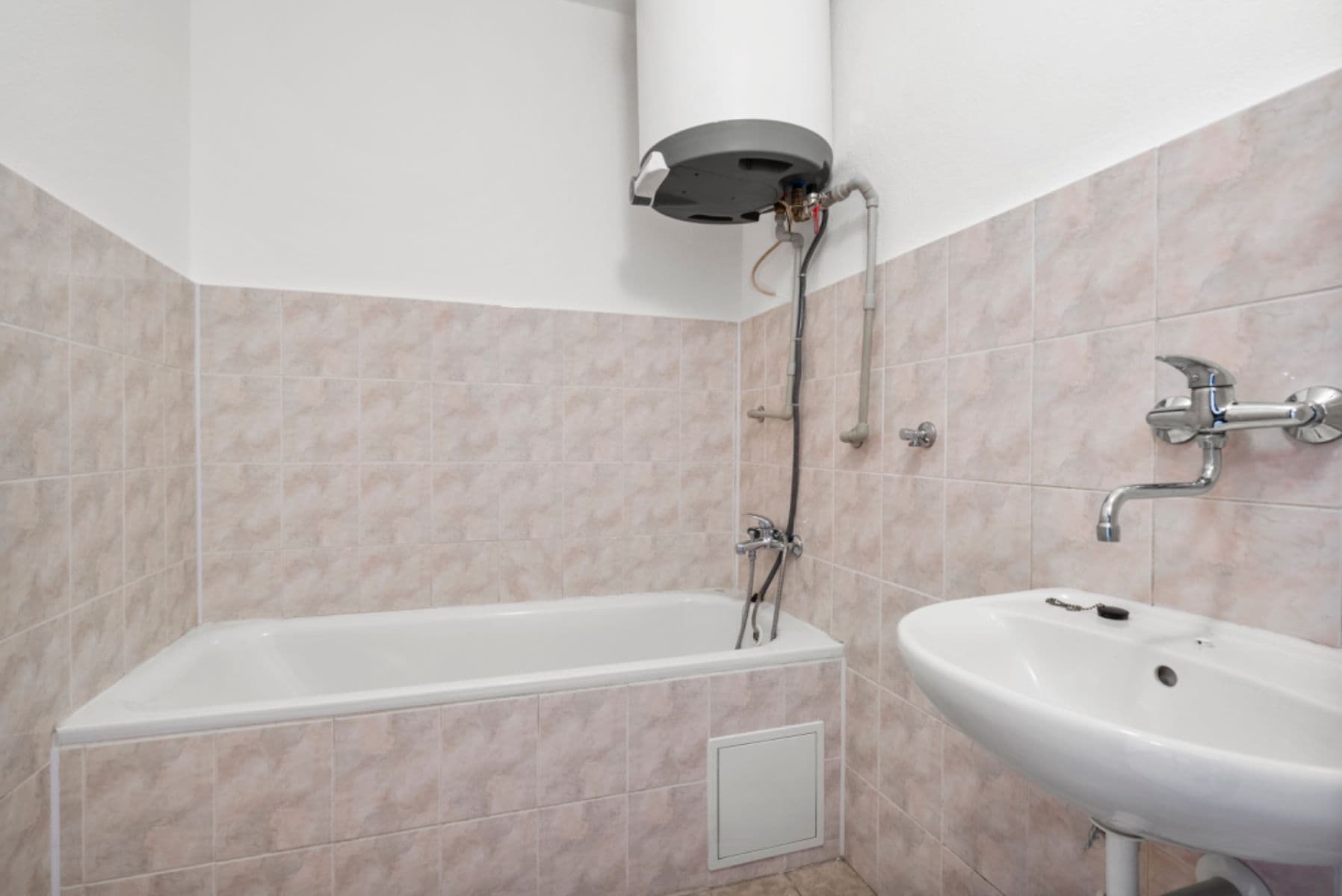 Predaj bytu 3-izbový 75 m², Jedlová, Pardubický kraj Predaj bytu 3-izbový 75 m², Jedlová, Pardubický kraj