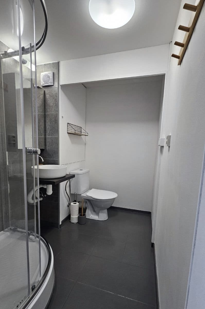 Prenájom bytu 2-izbový 37 m², Jeronýmova, Jablonec nad Nisou, Liberecký kraj Prenájom bytu 2-izbový 37 m², Jeronýmova, Jablonec nad Nisou, Liberecký kraj