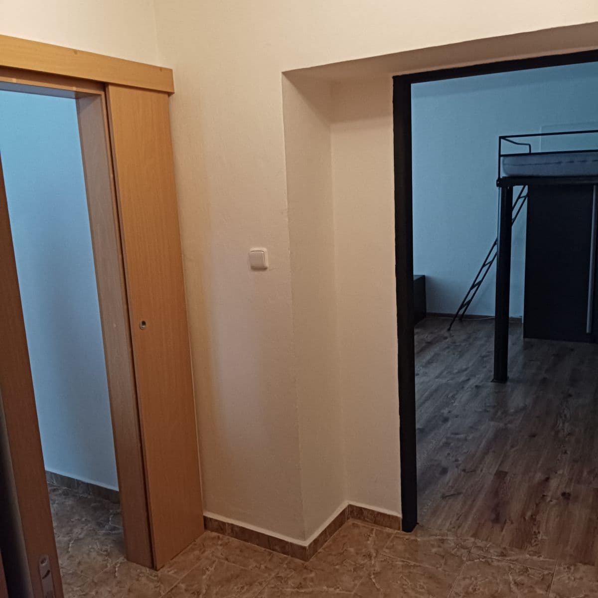 Prenájom bytu 1-izbový 44 m², Helsinská, Kladno, Středočeský kraj Prenájom bytu 1-izbový 44 m², Helsinská, Kladno, Středočeský kraj