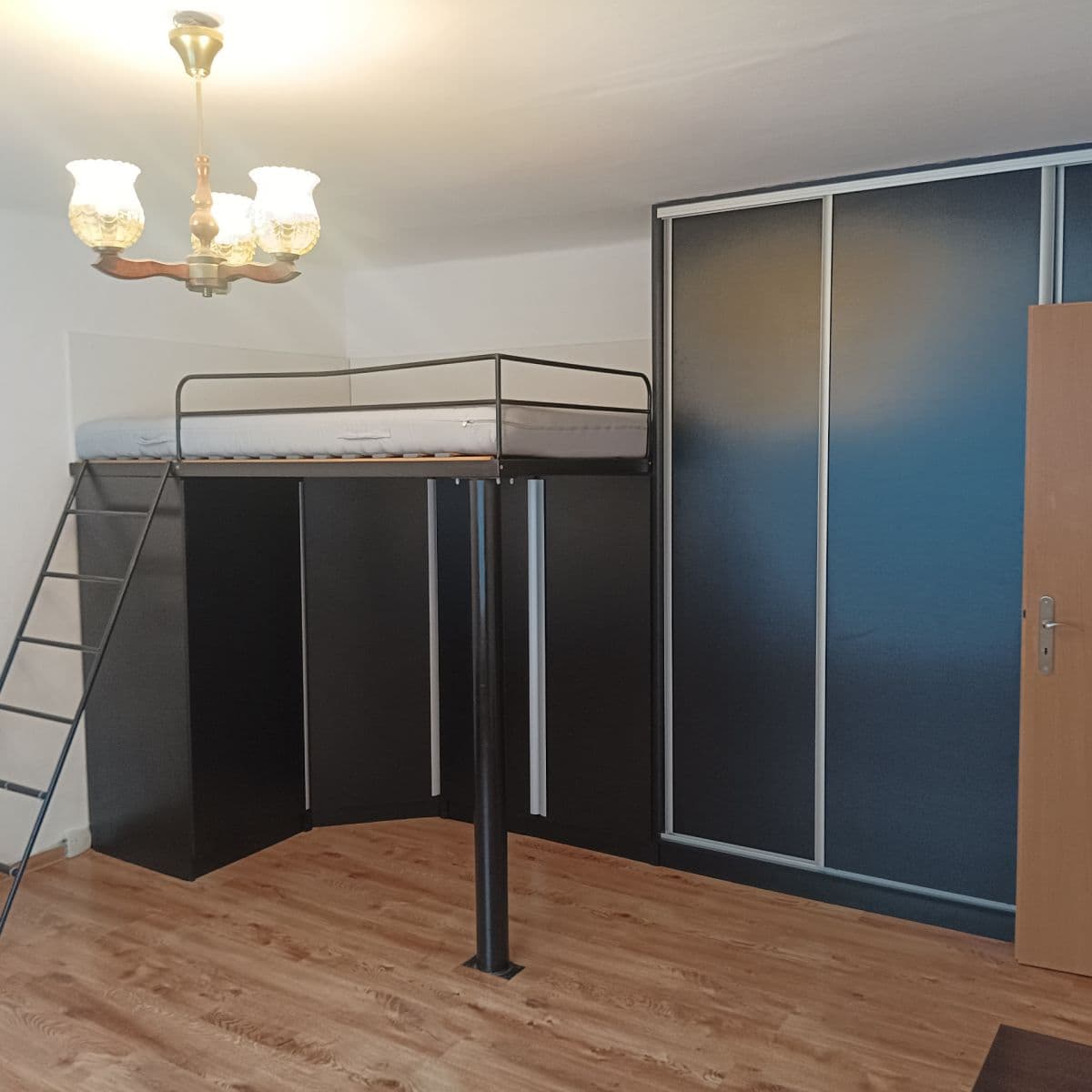 Prenájom bytu 1-izbový 44 m², Helsinská, Kladno, Středočeský kraj Prenájom bytu 1-izbový 44 m², Helsinská, Kladno, Středočeský kraj