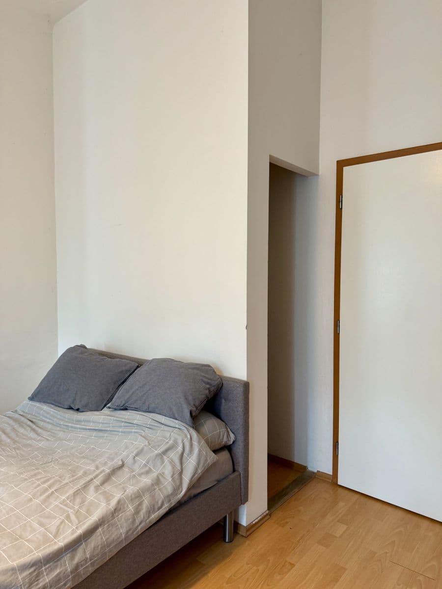 Prenájom bytu 1-izbový 44 m², Husitská, Praha, Praha Prenájom bytu 1-izbový 44 m², Husitská, Praha, Praha