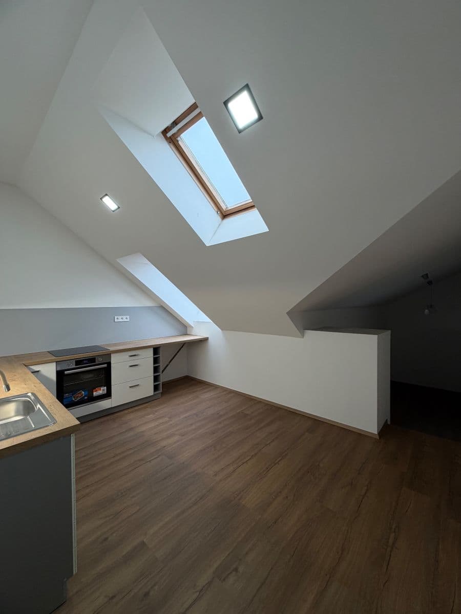 Prenájom bytu 2-izbový 86 m², Masarykova třída, Teplice, Ústecký kraj Prenájom bytu 2-izbový 86 m², Masarykova třída, Teplice, Ústecký kraj