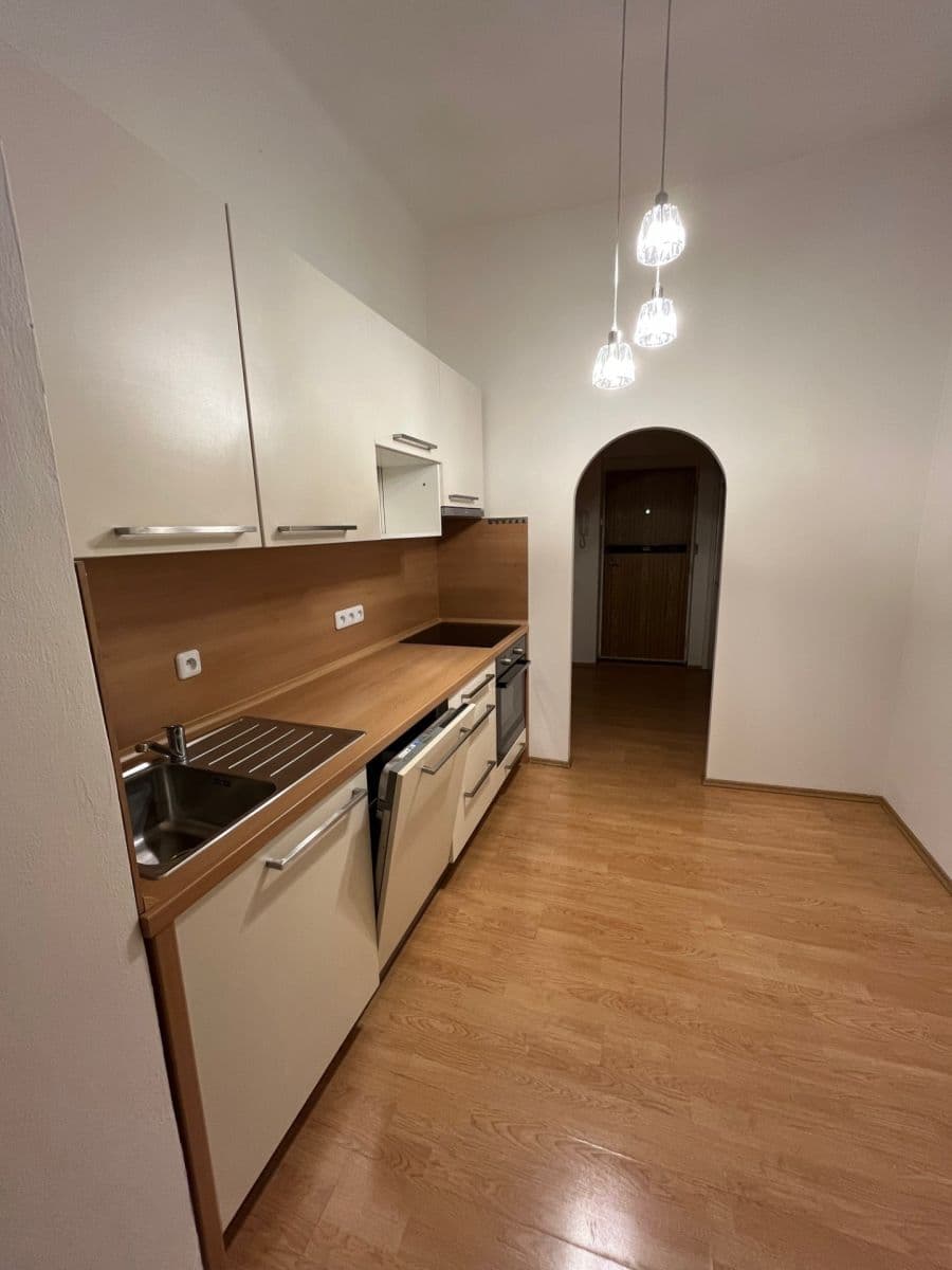 Prenájom bytu 2-izbový 64 m², Antonínská, Brno, Jihomoravský kraj Prenájom bytu 2-izbový 64 m², Antonínská, Brno, Jihomoravský kraj