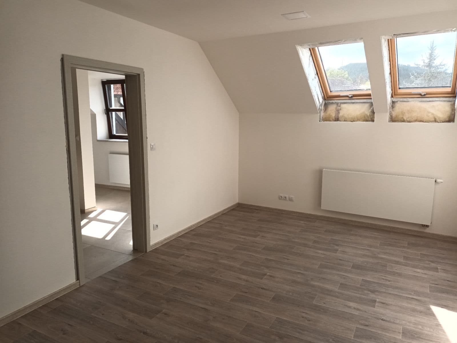 Prenájom bytu 2-izbový 55 m², 4. května, Želechovice nad Dřevnicí, Zlínský kraj Prenájom bytu 2-izbový 55 m², 4. května, Želechovice nad Dřevnicí, Zlínský kraj