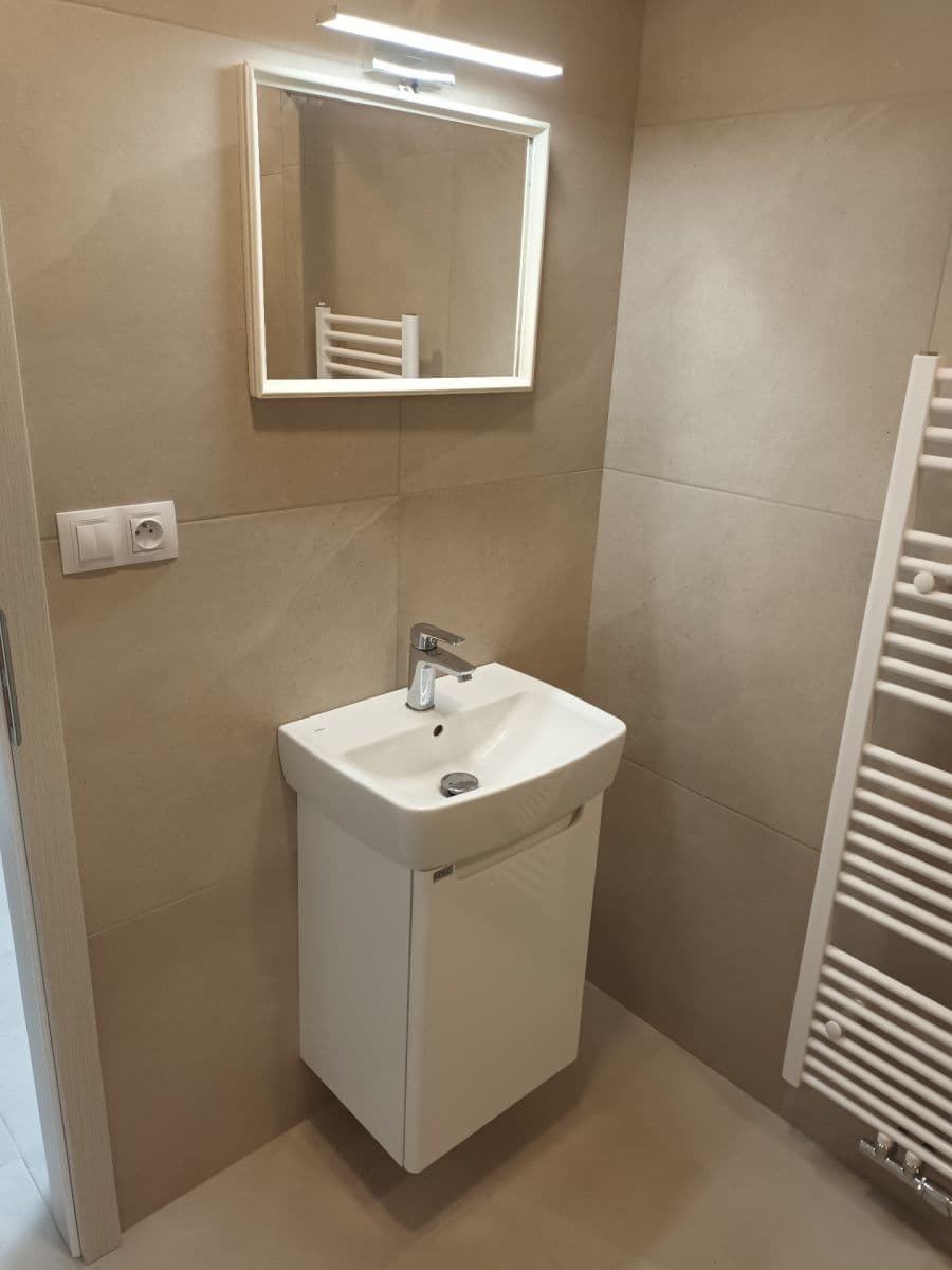 Prenájom bytu 2-izbový 55 m², 4. května, Želechovice nad Dřevnicí, Zlínský kraj Prenájom bytu 2-izbový 55 m², 4. května, Želechovice nad Dřevnicí, Zlínský kraj