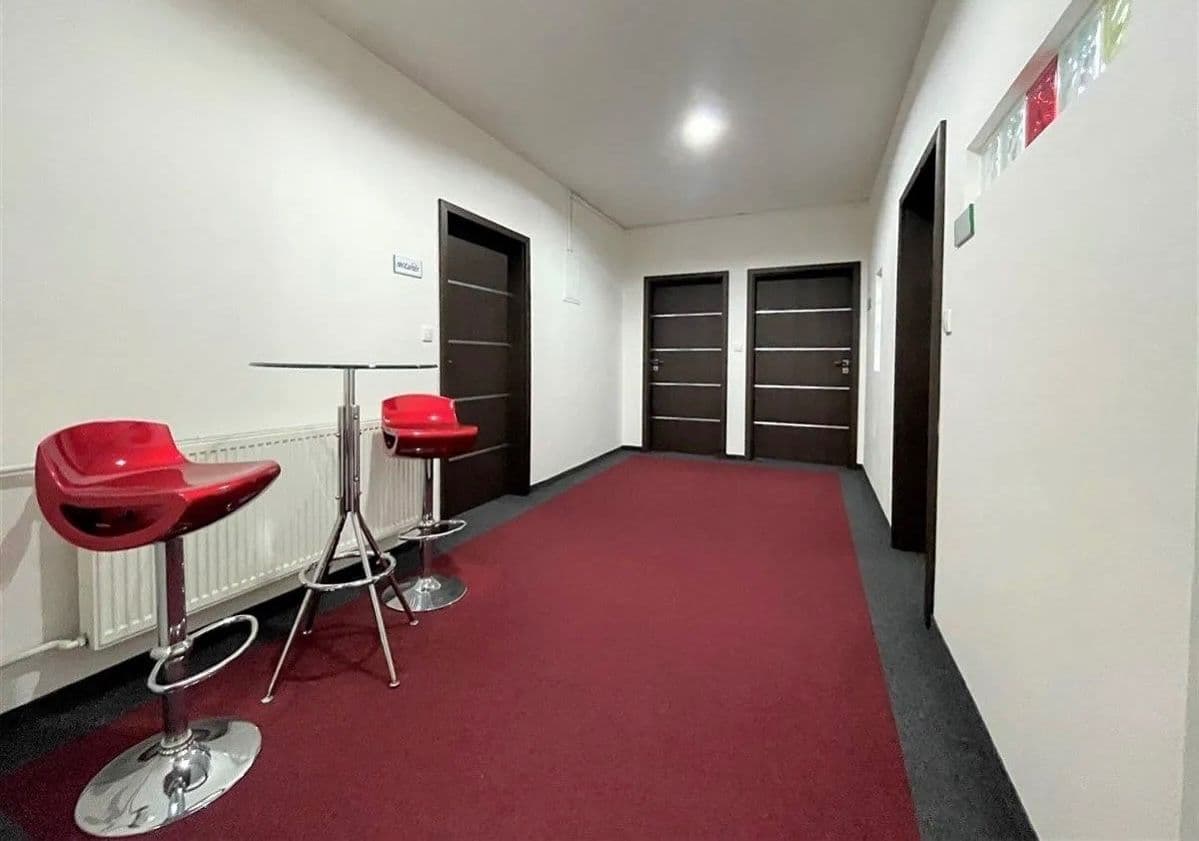 Prenájom kancelárie 18 m², U Kunratického lesa, Praha, Praha Prenájom kancelárie 18 m², U Kunratického lesa, Praha, Praha